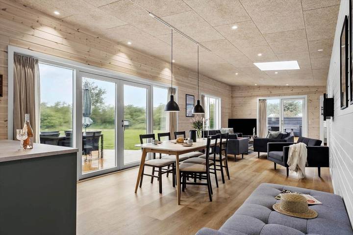 Ferienhaus für 9 Personen, mit Terrasse und Whirlpool sowie Garten und Sauna, kinderfreundlich in Kollerup Strand - 4