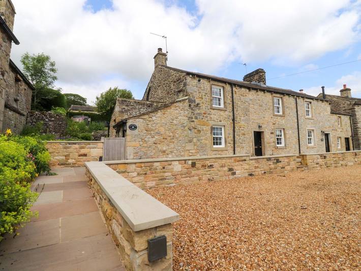 Cottage for 6 people, with garden and hot tub, with pets in Yorkshire Dales National Park