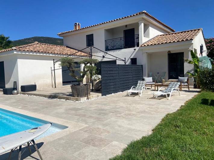 Maison d’hôte pour 2 personnes, avec Balcon et Terrasse ainsi que Jardin et Piscine à Le Plan-de-la-Tour