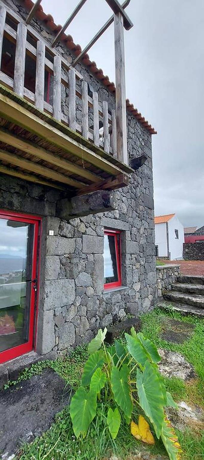 Casa rural para 5 personas, con vistas al mar y terraza, Se admiten mascotas en Azores - 4