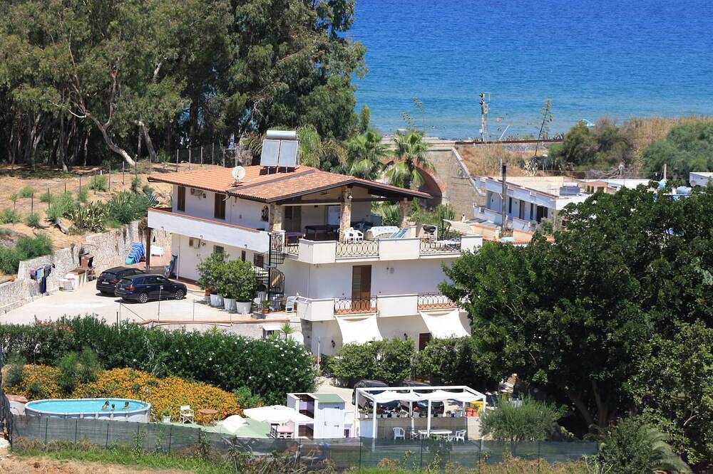 Walter apartment at 150 mt. from the beach. in Spiaggia di Balestrate (Balestrate), Balestrate