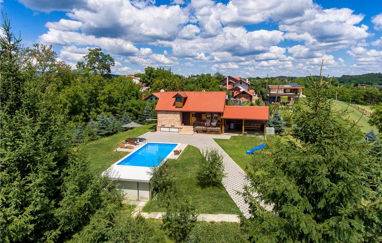 Ferienhaus für 6 Personen, mit Ausblick und Terrasse sowie Garten - 1