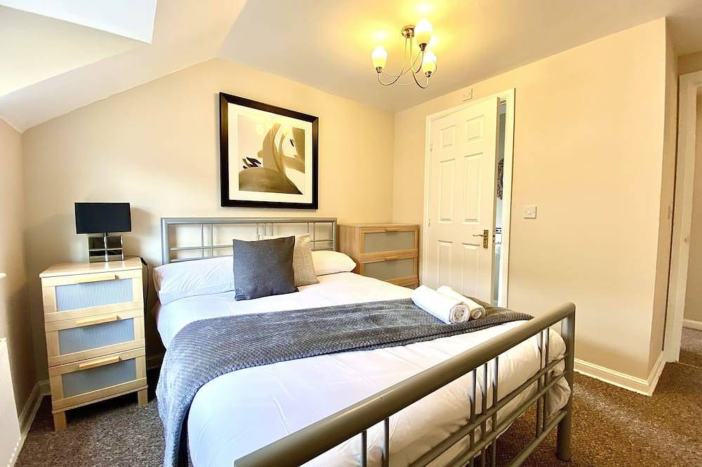 Aylesbury Contractor and Staycation House in Coldharbour, Buckinghamshire