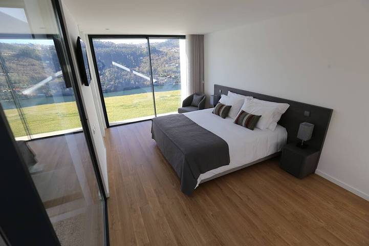 Location de vacances pour 8 personnes, avec piscine dans Ribadouro - 2