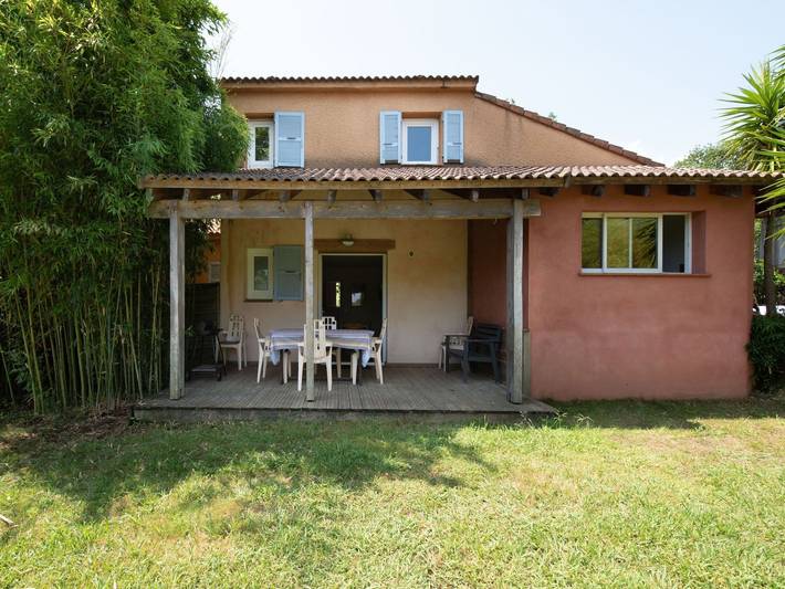 Chalet para 6 personas, con jardín y piscina - 1