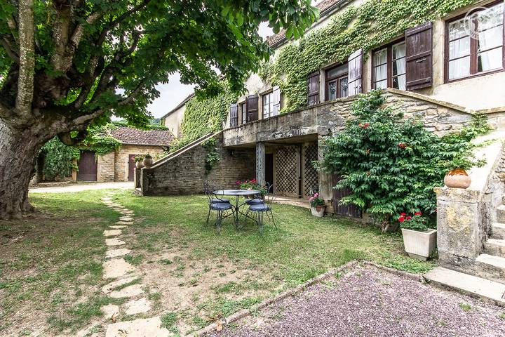 Gîte pour 4 personnes, avec jardin dans Saint-Vallerin