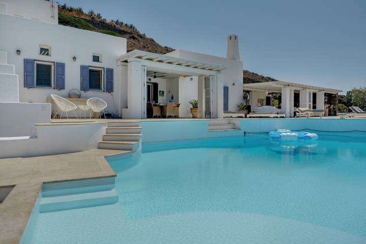 Gîte pour 2 personnes, avec jardin et jacuzzi, animaux acceptés dans Syros - 2