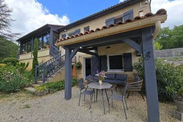 Gîte pour 2 personnes, avec piscine et jardin à Saint-Chamassy
