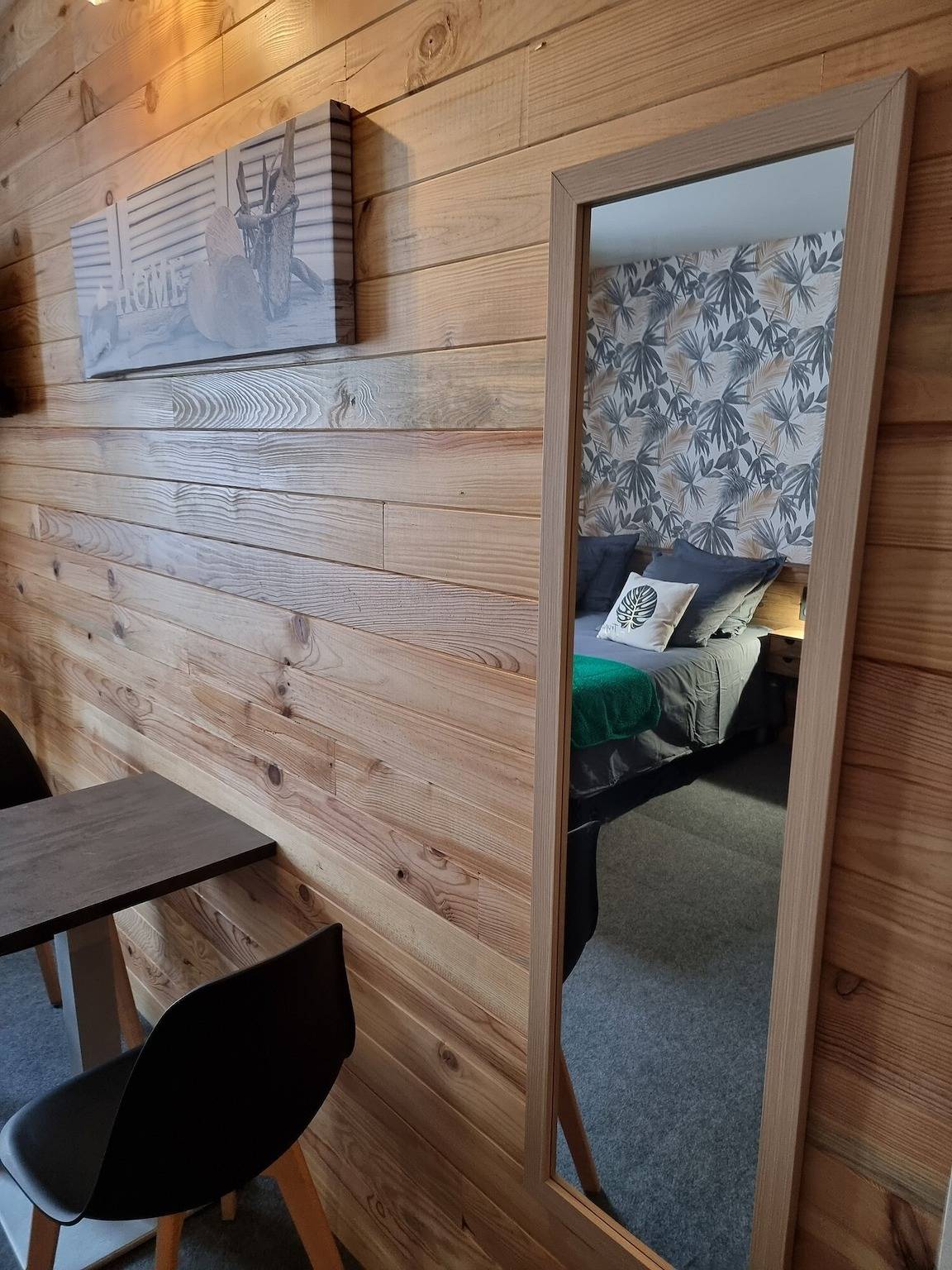 Chambres d’hôtes « Chambres Nature » avec piscine commune, terrasse et Wi-Fi in Piégut-Pluviers, Parc naturel régional Périgord-Limousin