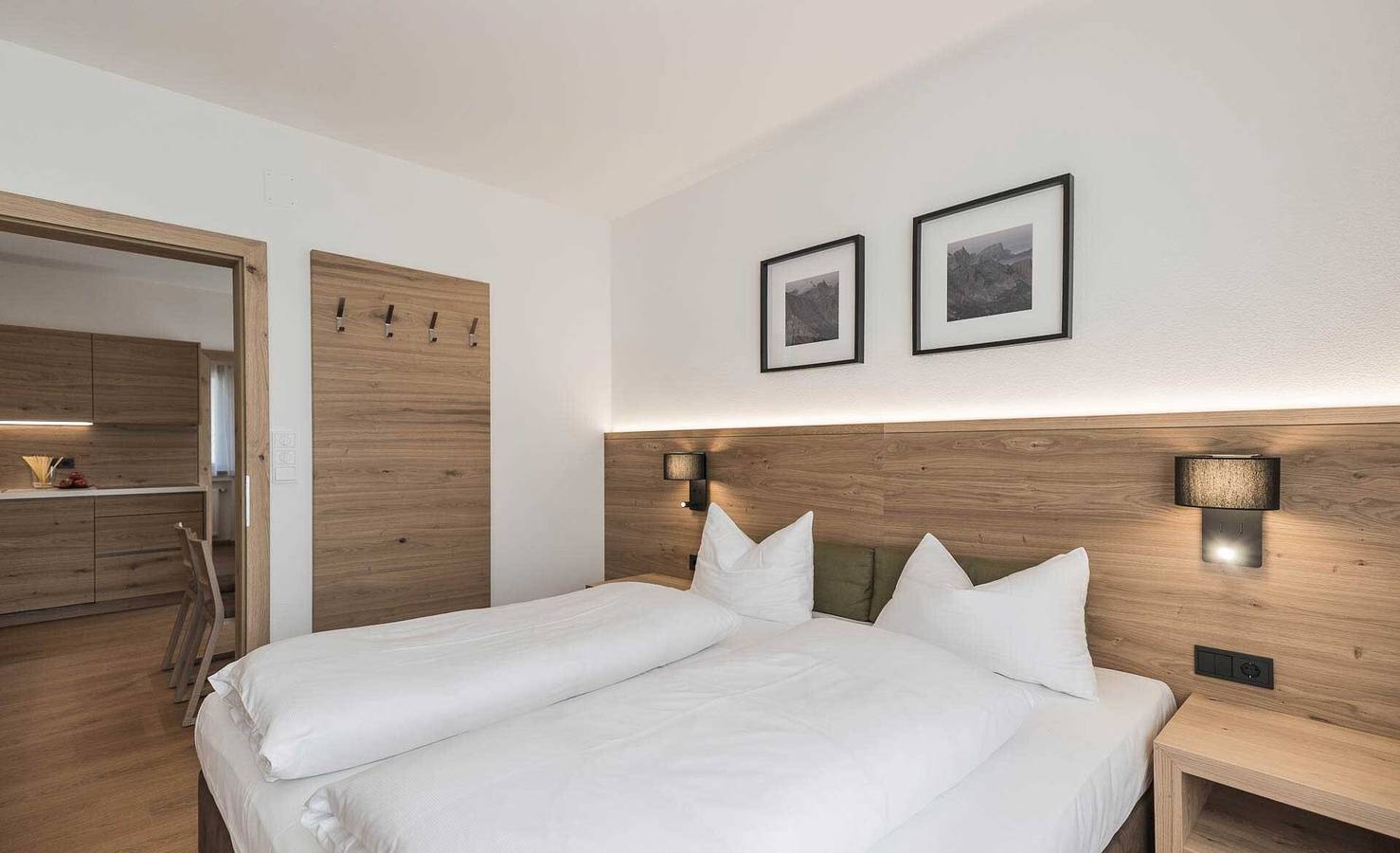 Entire apartment, Three-Room Apartment 'Type C 50m²' with Mountain View, Balcony, and Wi-Fi in Sand in Taufers, Kronplatz