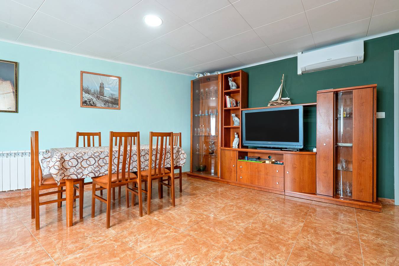 Apartamento entero, Apartamento 'Lo Perxe' con vistas a la montaña, Wi-Fi y aire acondicionado in Villalba de los Arcos, Terra Alta