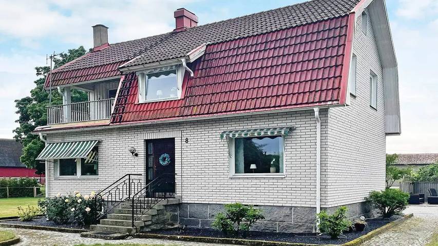Feriehus for 14 personer, med hage, dyr tillatt i Syd-Sverige