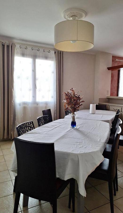 Gîte pour 15 personnes, avec terrasse et vue à Bourgoin-Jallieu - 3