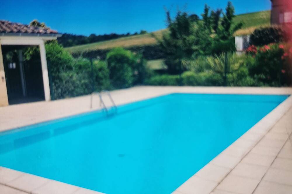 Apartamento entero, T3 swimming pool jacuzzi  in Castelnau-d'Estrétefonds, Alto Garona