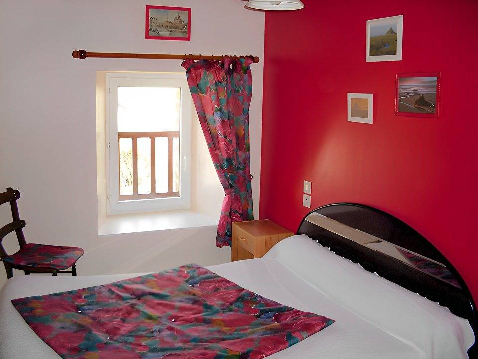 Chambres d'hôtes au Saint Avit - Chambre Géranium in Huisnes-sur-Mer, Baie du Mont-Saint-Michel