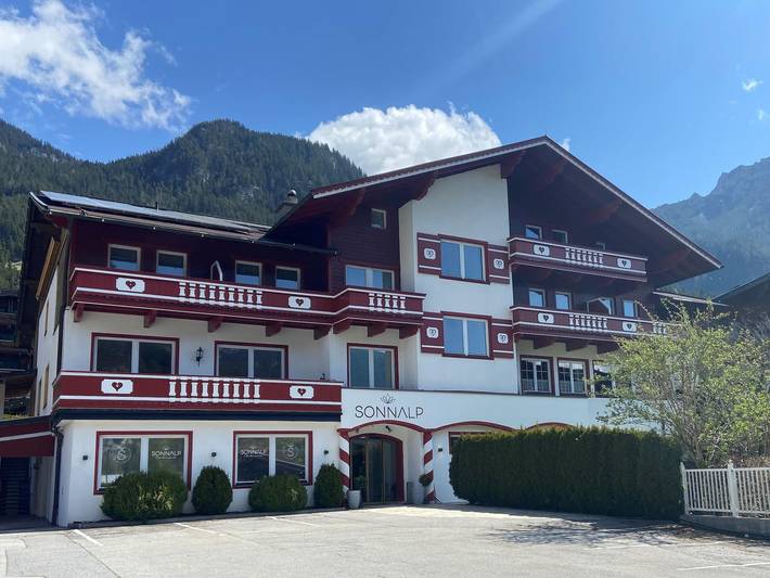 Hotel für 3 Personen, mit Balkon, mit Haustier in Maurach