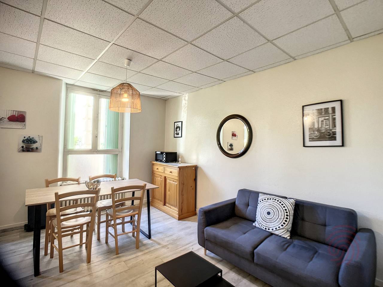 Apartamento entero, Apartamento F3 con Terraza, Wi-Fi y Mascotas Permitidas, Cerca de Termas en Lamalou-les-Bains in Lamalou-les-Bains, Region de Béziers