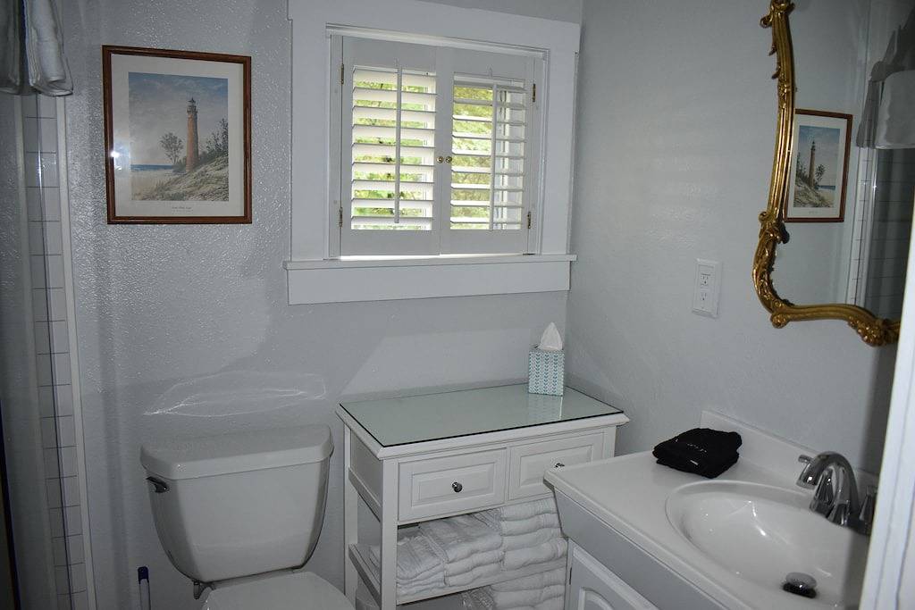 Home in Hendersonville's Historic Lennox Park close to many fun activities. in Hendersonville, Henderson County (NC)