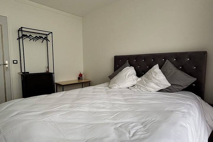 Gîte pour 4 personnes, avec piscine dans Meudon-la-Forêt - 2