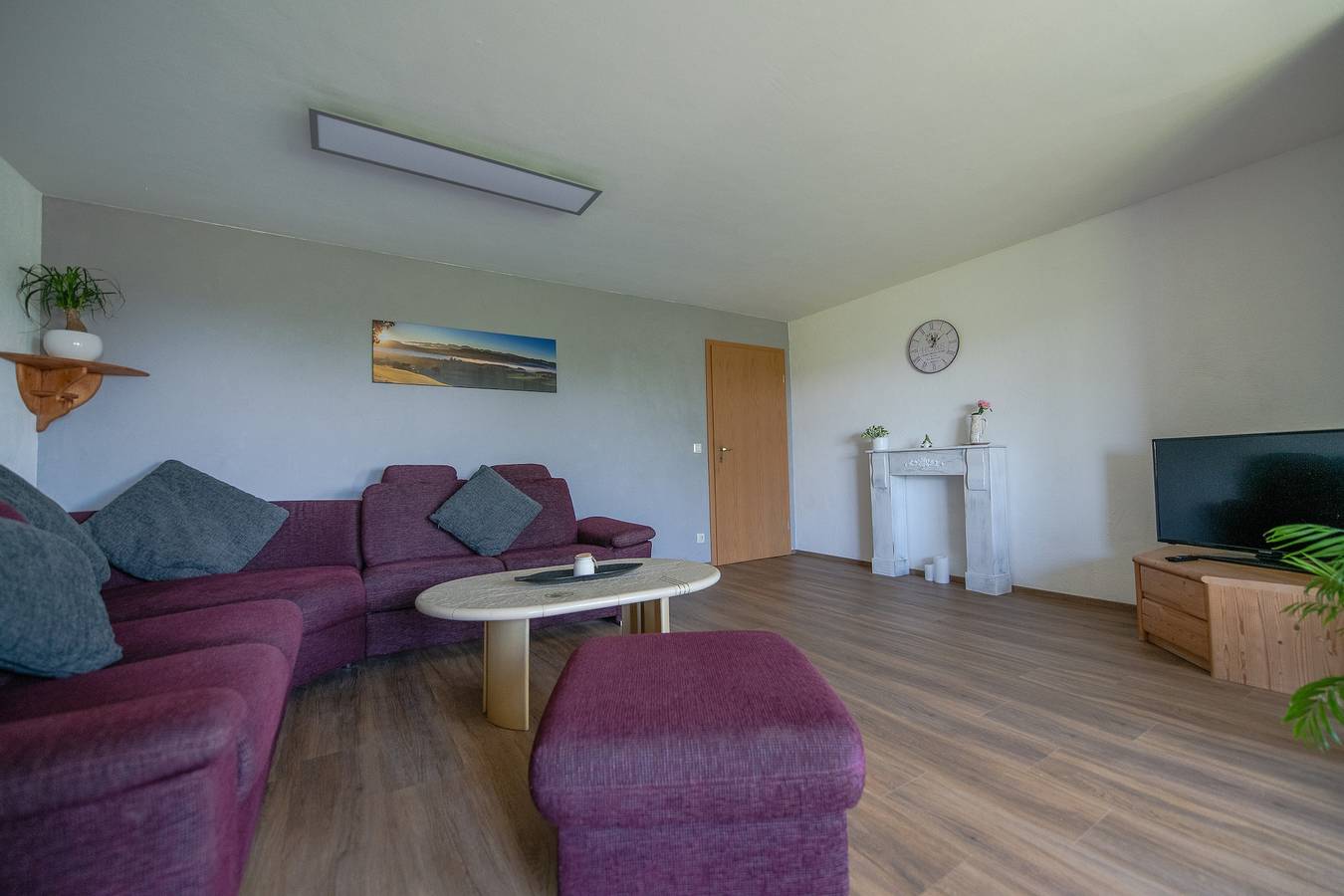 Ganze Wohnung, Ferienwohnung 'Scheidegg Unterm Kreuzberg' mit Bergblick, privater Terrasse & Wlan, Hund auf Anfrage in Scheidegg, Bayerisch Schwaben