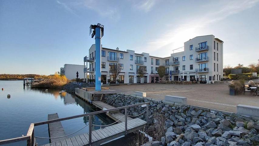 Ferienwohnung für 4 Personen, mit Balkon und Terrasse sowie Seeblick und Ausblick in Neukieritzsch