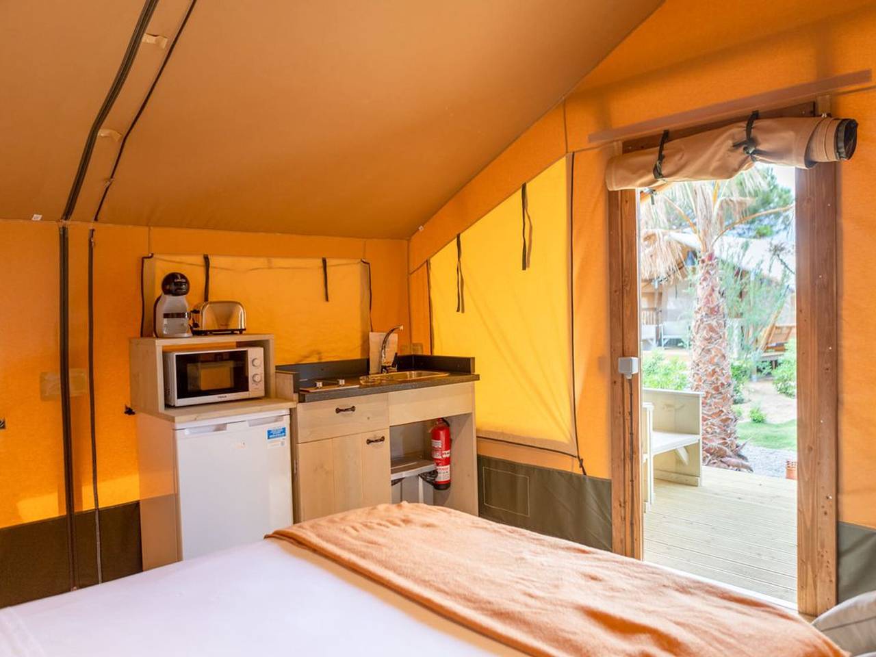 Bungaló de lona con terraza para 2 personas in Platja de la Conca (Malgrat de Mar), Malgrat de Mar