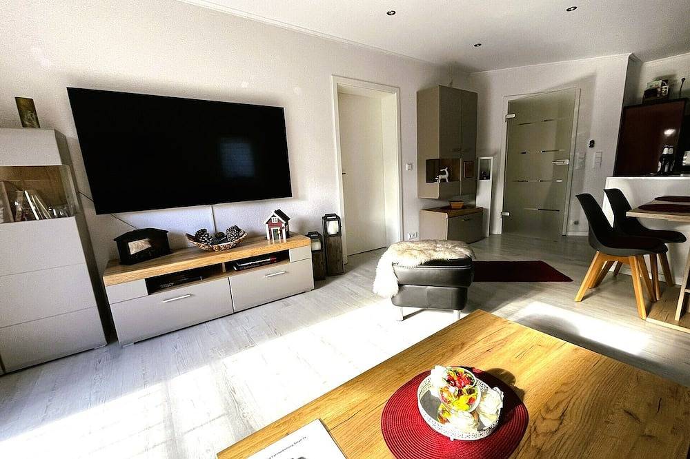 5 * Wellness & Natur Ferienhaus Garden, Waldsauna und Whirlpool, direkt am Wald in Wildenbruch, Michendorf
