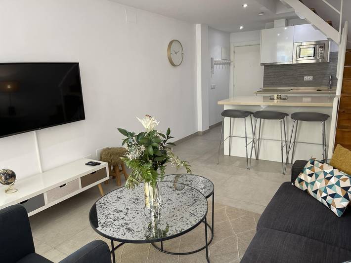 Ferienwohnung für 4 Personen, mit Balkon/Terrasse und Meerblick sowie Pool, mit Haustier - 1