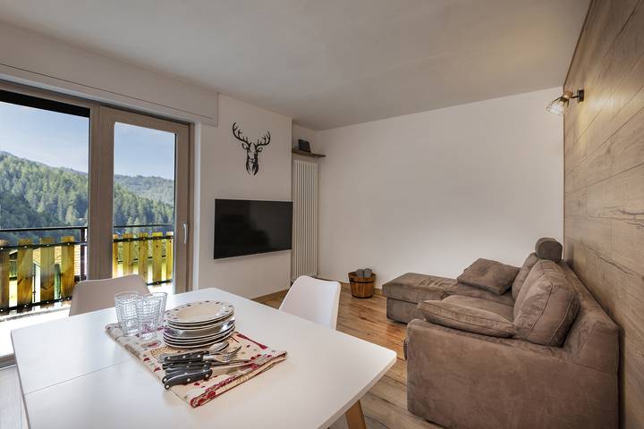 Appartamento per 4 persone, con Balcone e Terrazza nonché Panorama a Temù