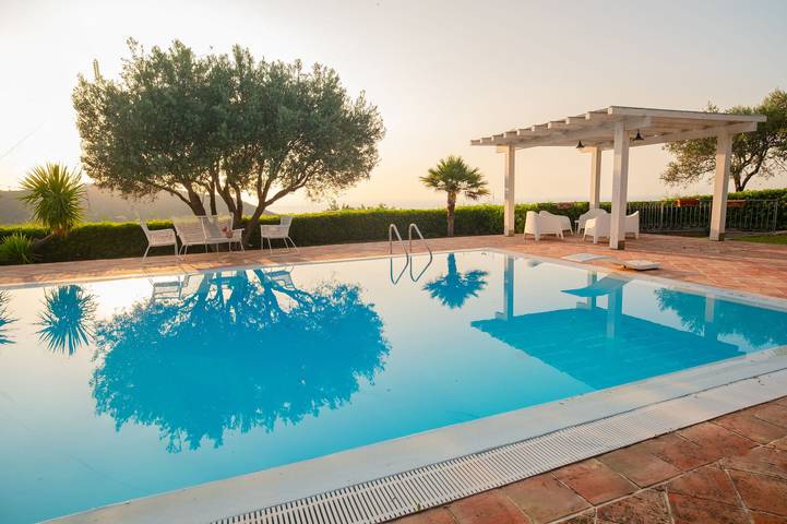 Villa con piscina per 4 persone, con giardino in Provincia di Messina