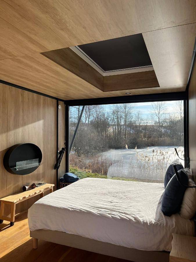 Gîte pour 2 personnes, avec terrasse ainsi que jacuzzi et jardin à Thézillieu - 4