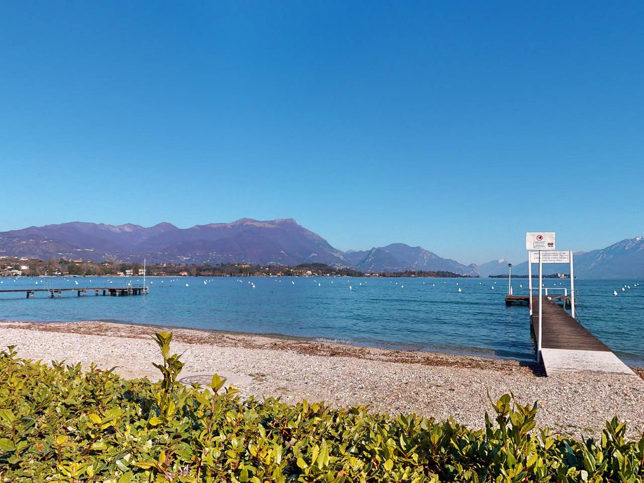 Apartamento entero, Apt sulla spiaggia romantica Maria Elena by Bookin in Spiaggia Romantica (Manerba del Garda), Manerba del Garda