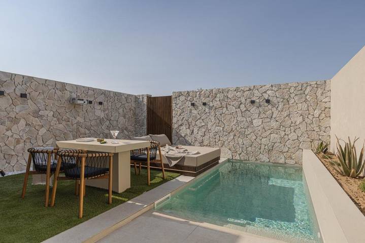 Villa for 2 people, with view and garden as well as pool in Samos