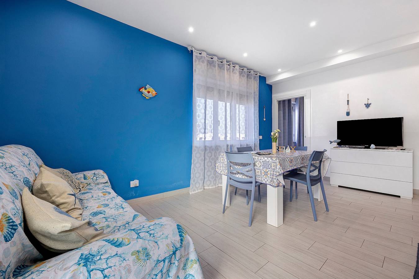 Apartamento entero, Apartamento 'Lido Azzurro Sea Mare' con vistas al mar, Wi-Fi y aire acondicionado in Villagrazia di Carini, Carini
