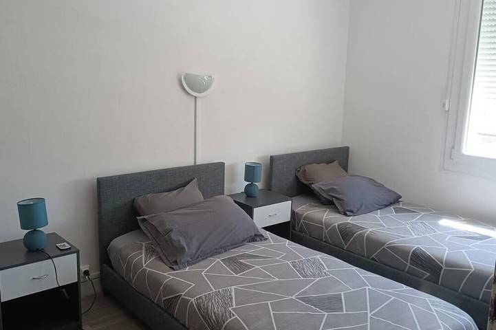 Gîte pour 5 personnes, avec jardin à Saint-Julien-les-Villas - 4