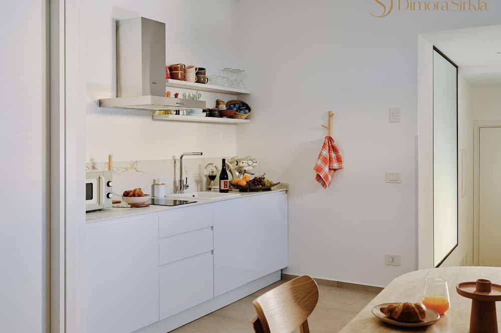 Elegant apartment in Cefalù historic center, 100 m from the beach, fast Wi-Fi!!! in Cefalù, Cefalù (Municipality)