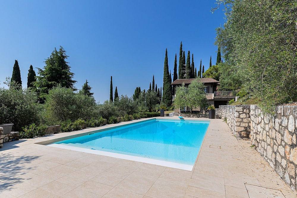 Villa Mariavittoria mit privatem Pool in Gardone Riviera, Gardasee-Berge