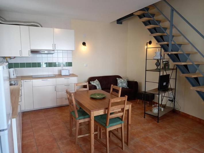 Apartamento de férias para 4 pessoas, com piscina e jardim em Évora