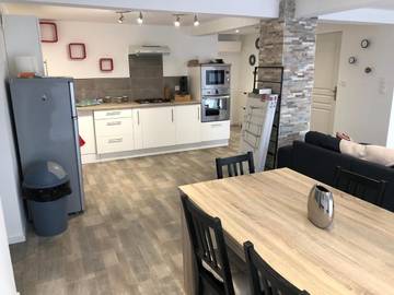 Gîte pour 6 personnes, avec vue et balcon, animaux acceptés à Laplume