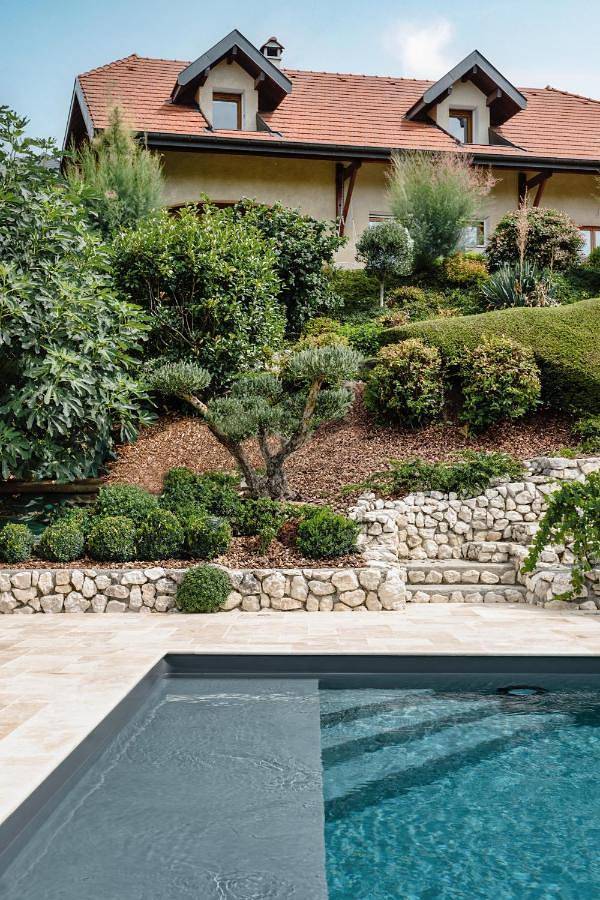 Location de vacances pour 8 personnes, avec jardin ainsi que piscine et vue à Vaulx - 3