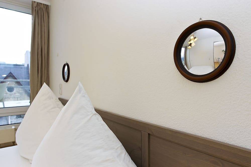 Ganze Wohnung, Exklusives Penthouse im Zentrum von Berlin, Terrasse mit Blick auf den Checkpoint Charli in Mitte Berlin, Berlin