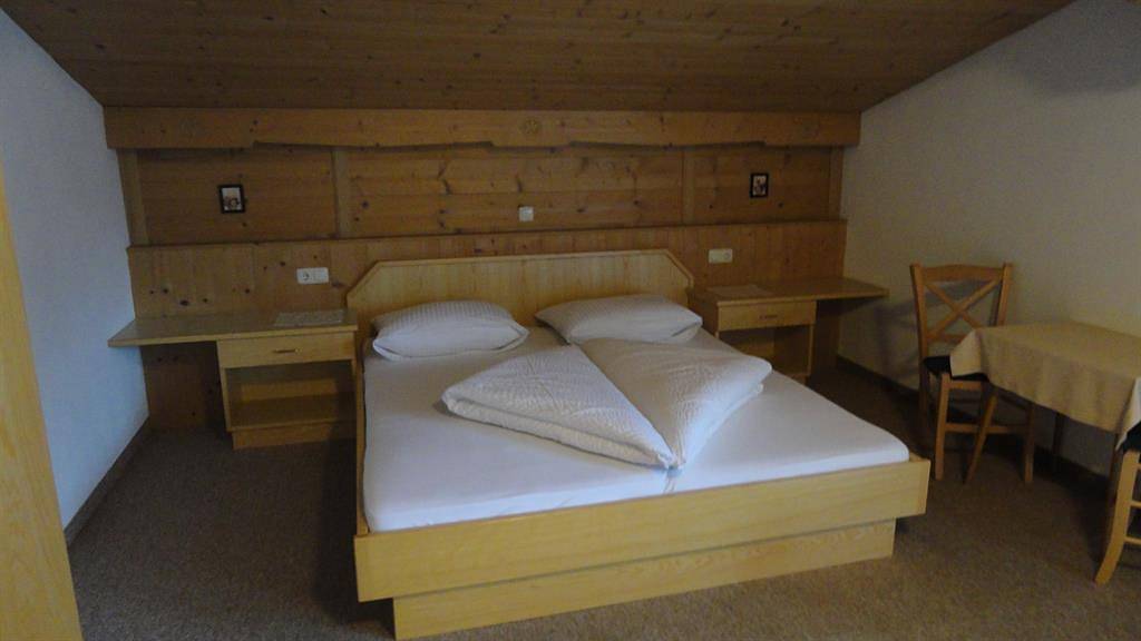 Ganze Ferienwohnung, Apartment/3 Schlafräume/Dusche, Wc in Finkenberg, Zillertaler Alpen