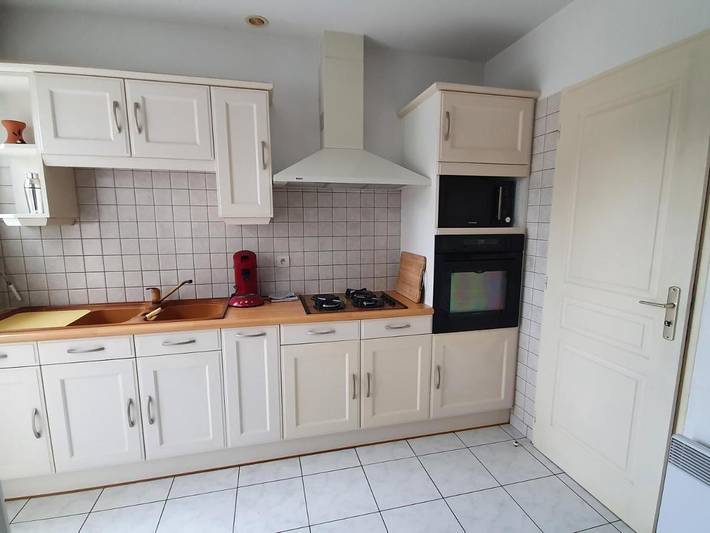 Gîte pour 4 personnes, avec piscine ainsi que vue et jardin à Talais - 3