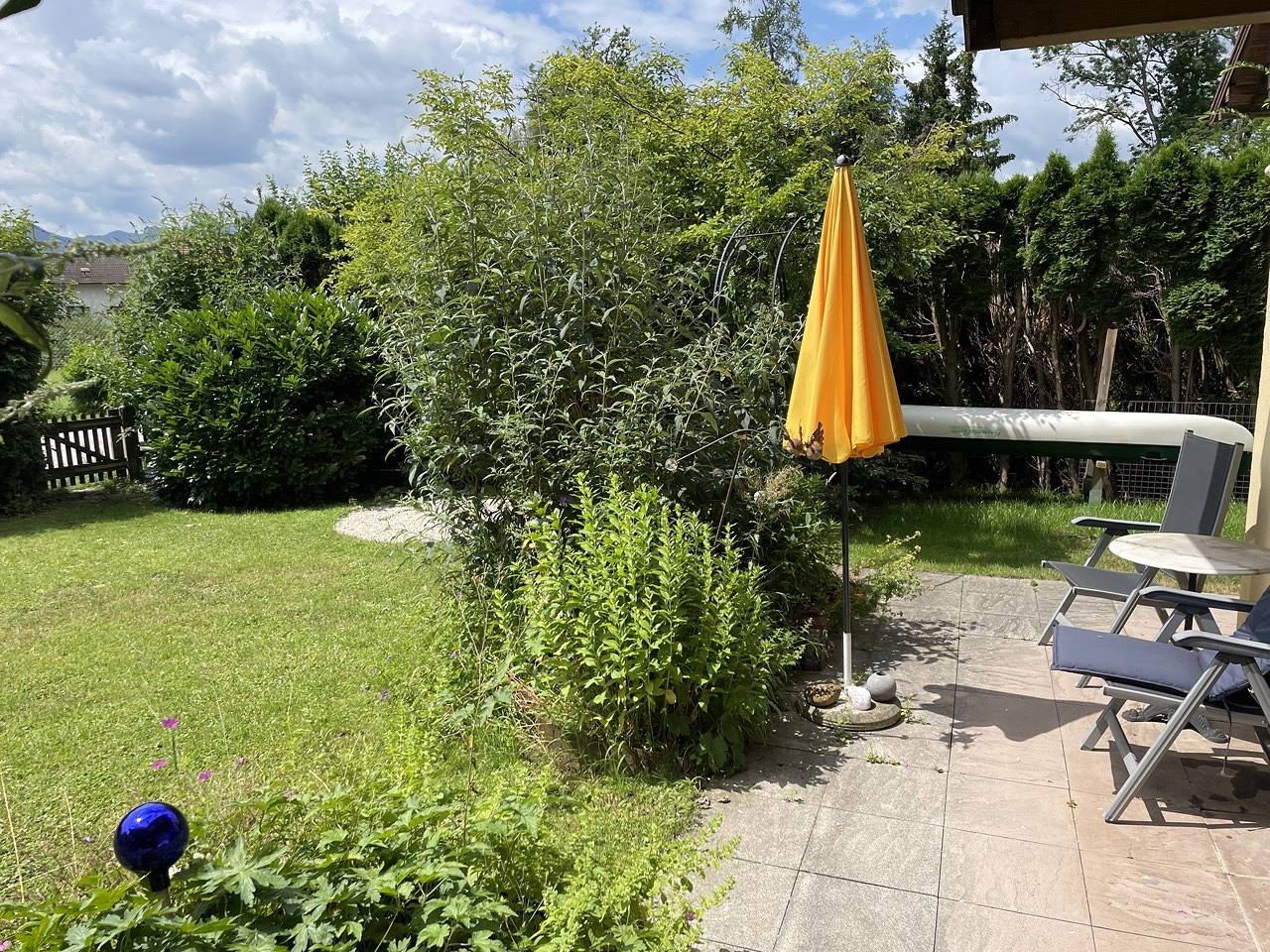 Ganze Ferienwohnung, Fewolo - Fünf Gehminuten vom See, 3 Zimmer Wohnung mit Garten in Übersee, Chiemsee