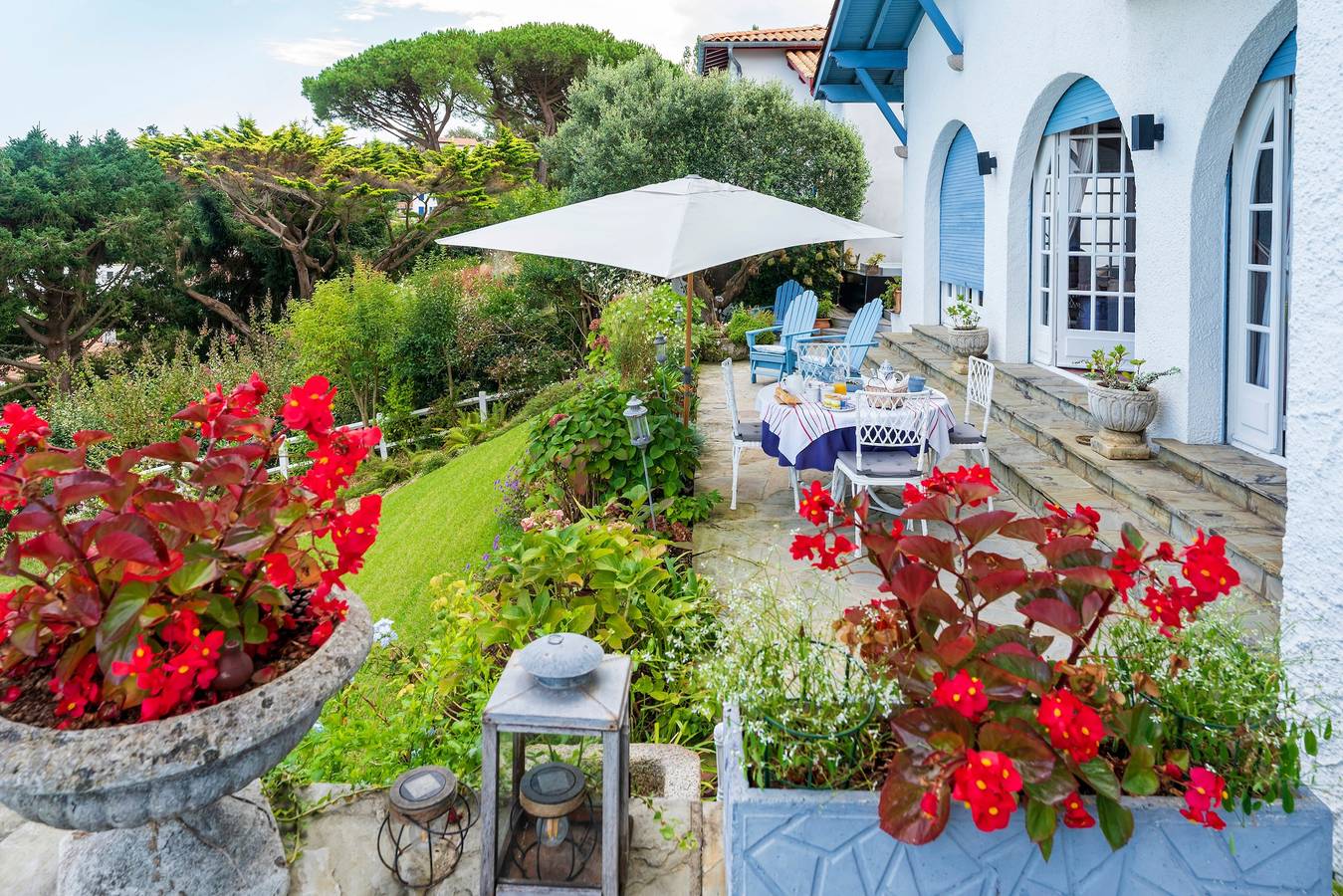 Habitación de huéspedes 'L'annexe - Chambre' con vistas al mar, balcón y Wi-Fi in Ciboure, Region de Bayona