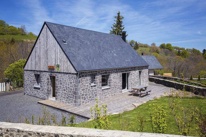 Gîte pour 6 personnes, avec Terrasse ainsi que Jardin et Vue