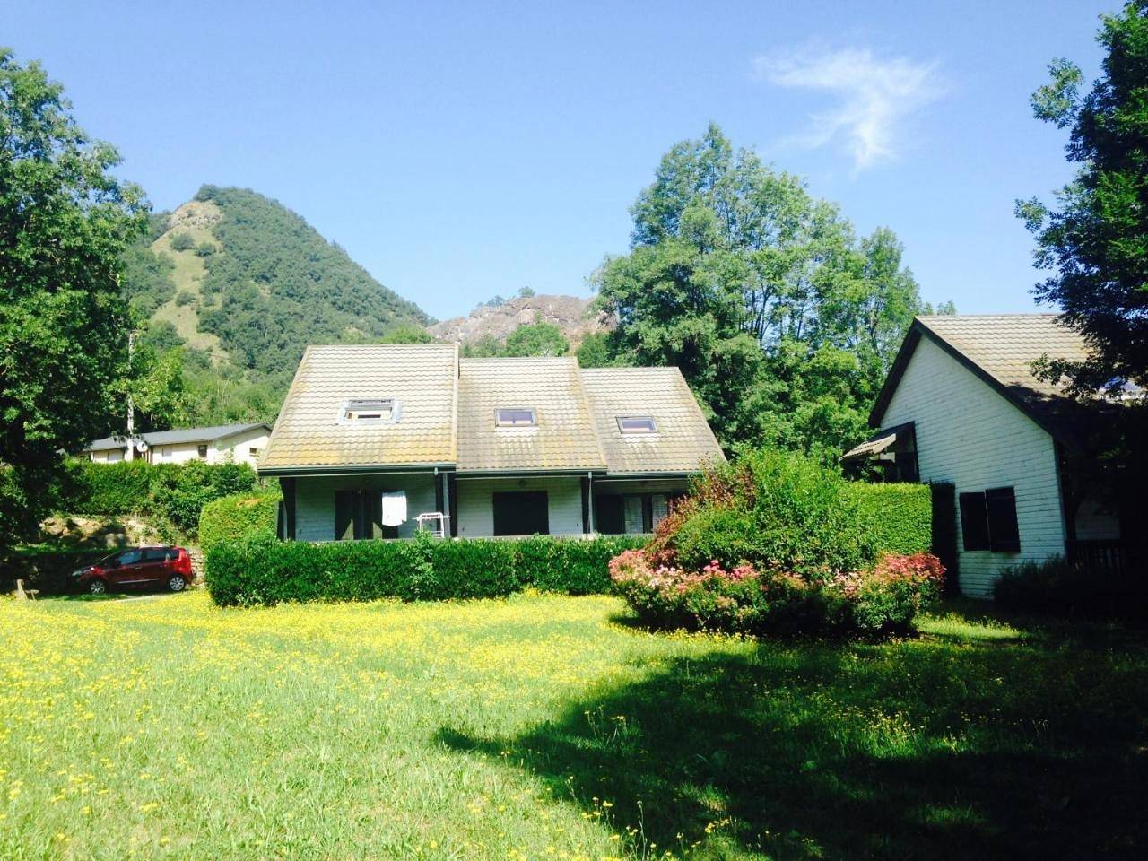 Camping Le Castella in Luzenac, Pyrénées