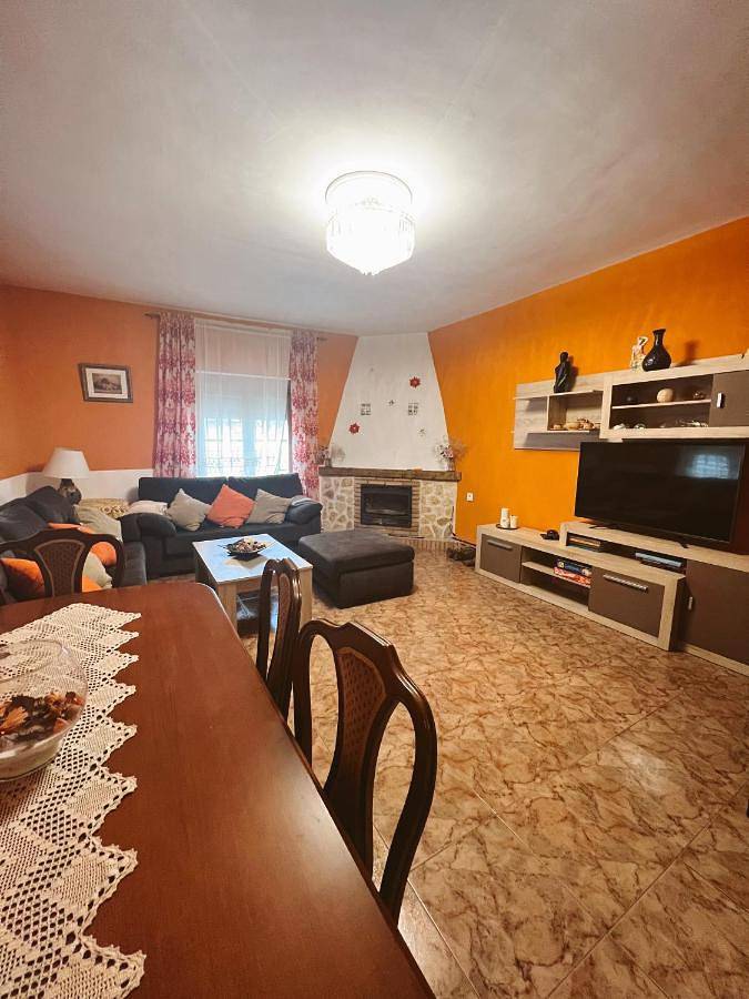 Casa de vacaciones para 15 personas, con terraza además de piscina y vistas en La Alcarria - 3