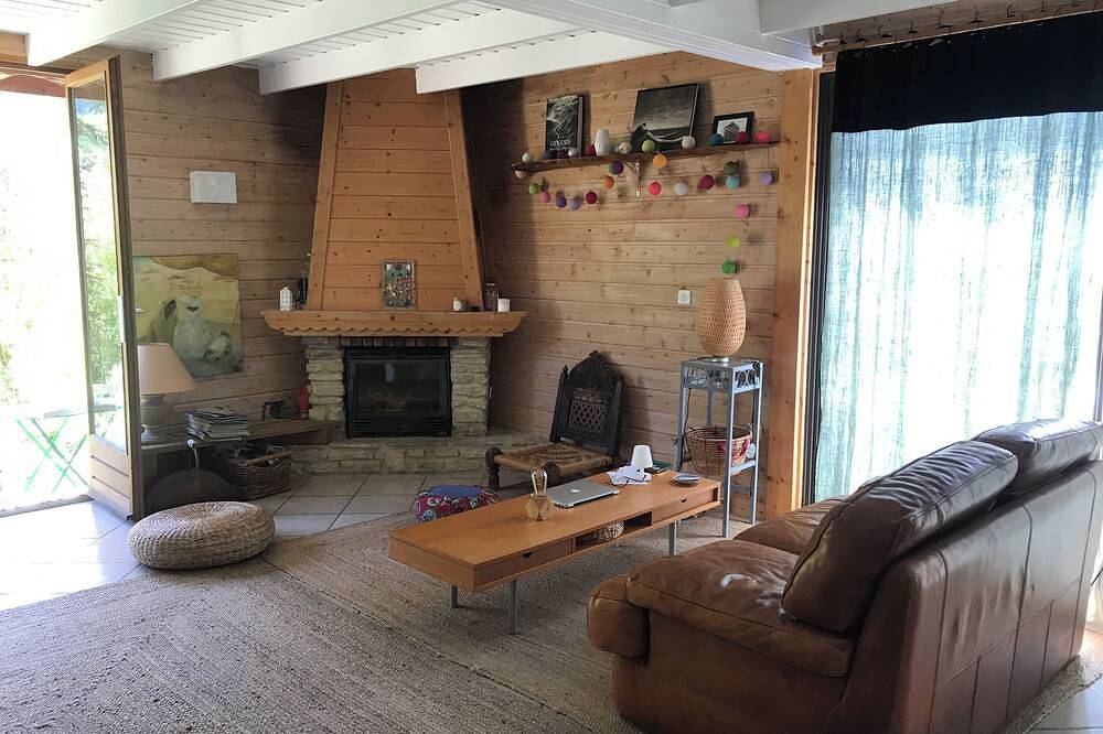 Chalet cosy au cœur du Vercors, vous plongez dans un écrin de vues inoubliables in Saint-Julien-en-Vercors, Parc naturel régional du Vercors
