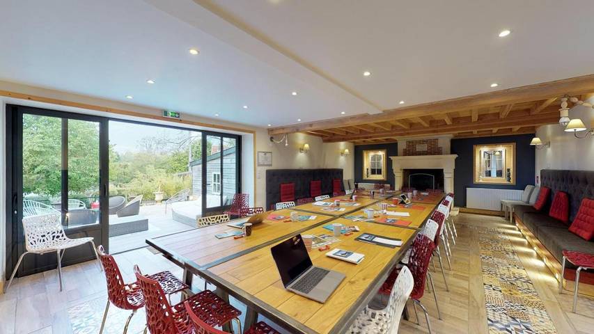 Location de vacances pour 50 personnes, avec jardin et sauna ainsi que terrasse et jacuzzi à Tamerville - 2